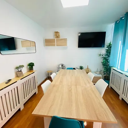 Piso Shic De Playa Fenals Con Terraza Y Piscina Apartment *