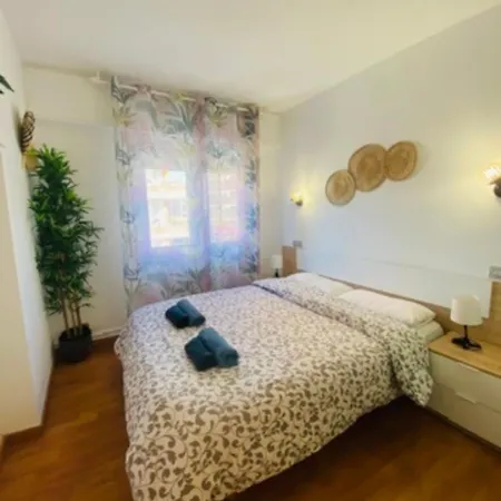 Piso Shic De Playa Fenals Con Terraza Y Piscina Apartment Lloret de Mar