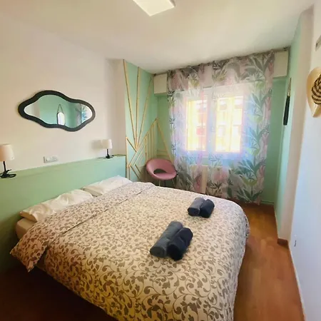 Piso Shic De Playa Fenals Con Terraza Y Piscina *