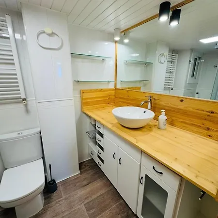 Piso Shic De Playa Fenals Con Terraza Y Piscina شقة