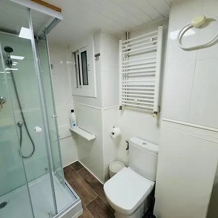 شقة Piso Shic De Playa Fenals Con Terraza Y Piscina
