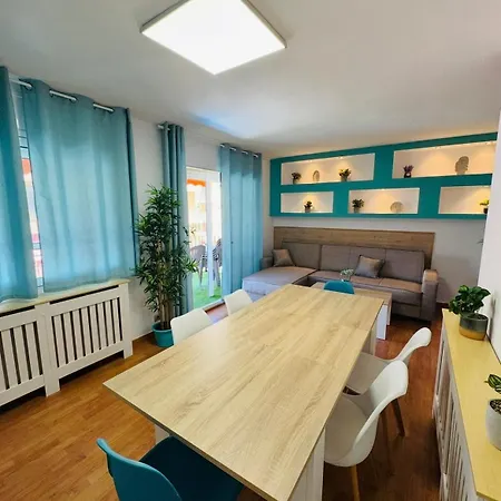Piso Shic De Playa Fenals Con Terraza Y Piscina Apartment *
