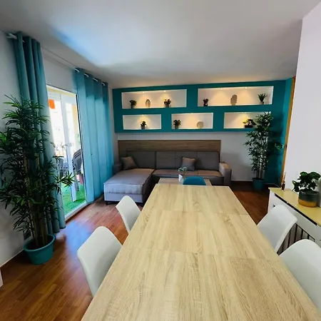 Piso Shic De Playa Fenals Con Terraza Y Piscina شقة يوريت دي مار